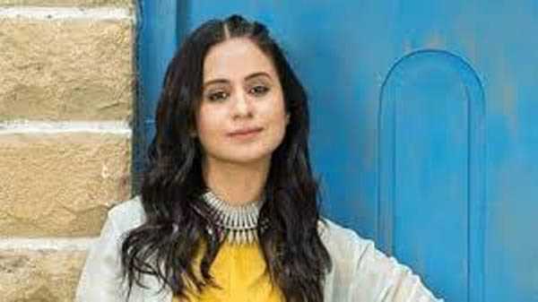 आउट ऑफ लव के दूसरे सीजन के लिए रसिका कर रही हैं तैयारी आउट ऑफ लव के दूसरे सीजन के लिए रसिका कर रही हैं तैयारी